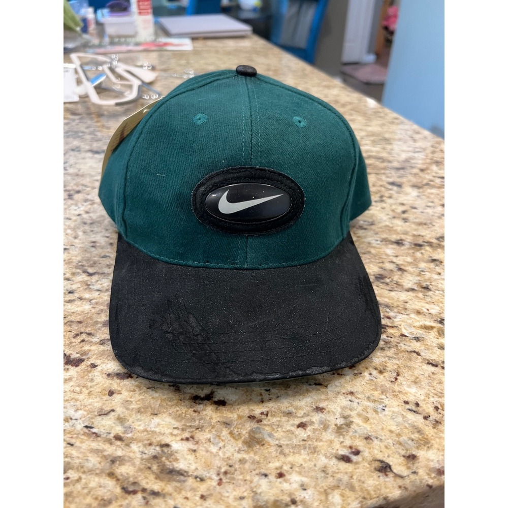Nike‎ Vintage Two Tone Green Black Adjustable Hat Oval Swoosh 561622-321 NWOT